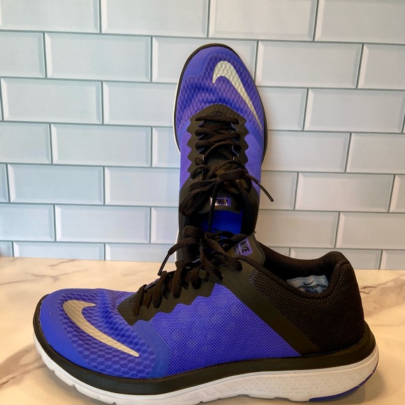 💜 Nike Vibrant Blue and Black Athletic Shoes Sneakers size 8 - Picture 3 of 13